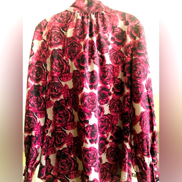 Kristin Davis Flower Blow Shirt - Picture 9 of 10